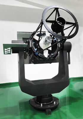ペイロード150kgの衛星アンテナと光学システムを備えた衛星追跡ターンテーブル追跡装置